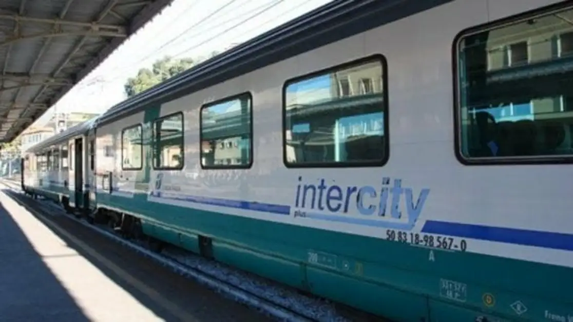 Allarme coronavirus, Intercity Milano-Napoli 4 ore di ritardo per controlli