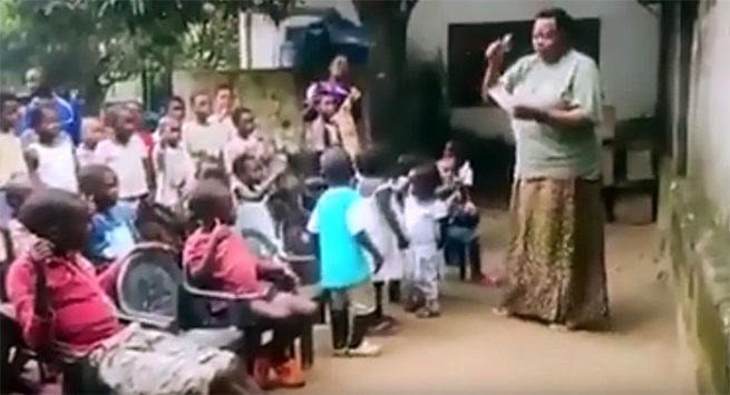 Coronavirus, il coro di bambini africani "Forza Italia, tutti insieme ce la faremo"