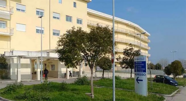 Coronavirus, un altro decesso al Covid-Hospital di Boscotrecase: è un 46enne di San Giorgio a Cremano