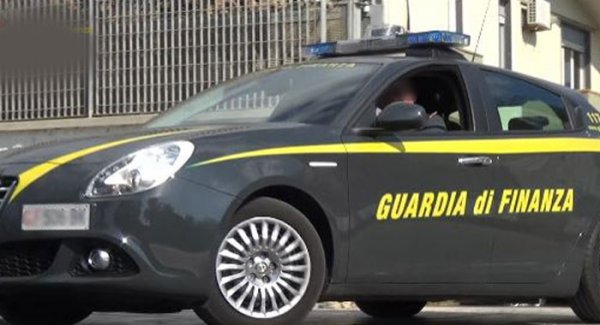 Sfugge a controllo della Gdf, arrestato dopo inseguimento a Mariglianella