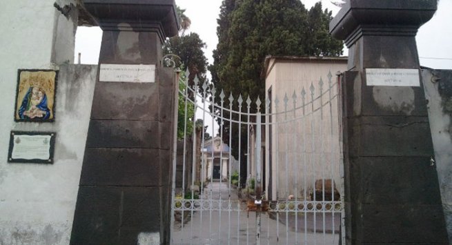 Torre Annunziata - Riapre il cimitero:  si accede con prenotazione