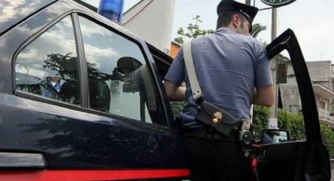 Castellammare di Stabia - Otto arresti rione Cicerone: sequestrata pistola e droga