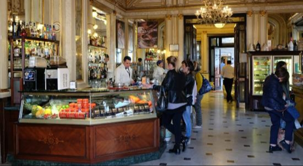 Napoli - Compie 160 anni il Gran Caffè Gambrinus
