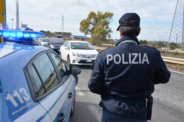 Napoli - denunciati 7 giovani, avevano occultato le targhe dei motorini