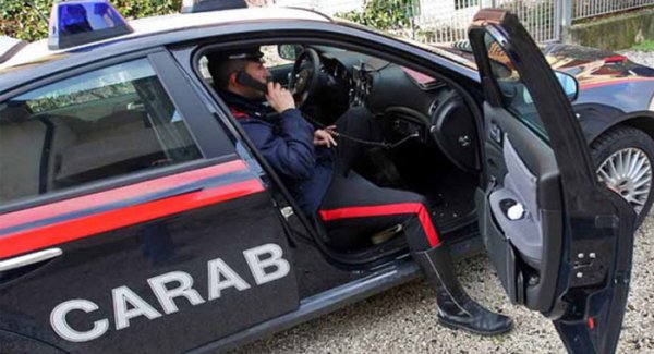 Uccide i genitori dopo una lite per futili motivi, 30enne fermato dai carabinieri