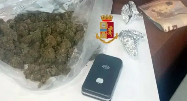 Pompei - Coltiva e spaccia marijuana, arrestato 42enne