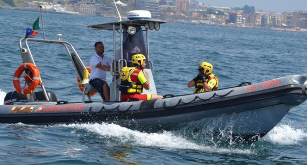 Imbarcazione di 6 metri rischia il naufragio a largo di Capri