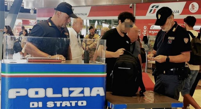 Controlli straordinari della Polizia di Stato nelle principali stazioni ferroviarie della Campania