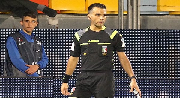 Finale di ritorno playoff serie B tra Spezia e Frosinone: designato l'assistente torrese Muto