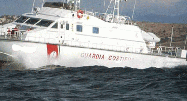 Punta Campanella, barca in avaria con 7 persone a bordo. Naufraghi salvati dalla Guardia costiera