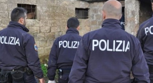 Napoli - Operazioni della polizia: 2 donne arrestate per droga