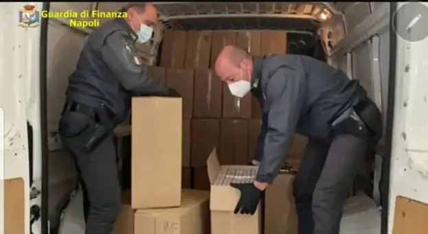 Castel Volturno (CE) - Sequestrate 2 tonnellate di sigarette di contrabbando, 4 arresti
