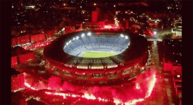 Stadio San Paolo, l'ultimo saluto a Diego Maradona dai tifosi napoletani