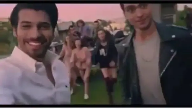 Can Yaman: in rete un video inedito con gli attori di Bitter Sweet. Guarda
