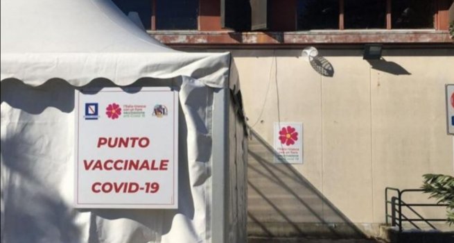 Coronavirus Campania, vaccinazioni over 70: prenotazioni on line