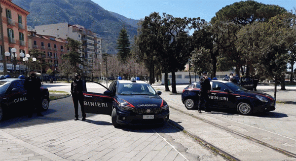 Castellammare di Stabia - Città blindata: posti di blocco dei carabinieri 