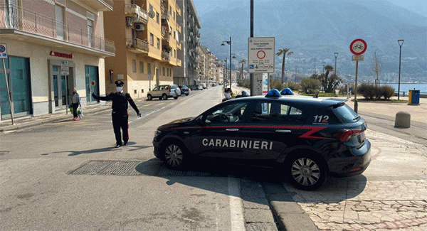 Castellammare di Stabia - Controlli in corso dei Carabinieri: Rione Scanzano al setaccio