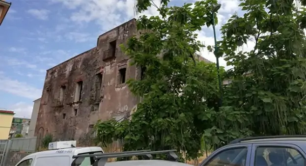 Torre del Greco - Villa Guerra, un gioiello del patrimonio immobiliare, tra degrado e abbandono