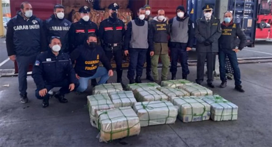 Maxi sequestro di cocaina nel porto di La Spezia, oltre 4 quintali intercettati