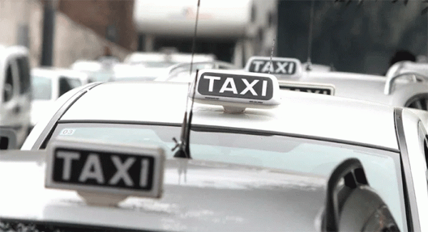 Taxi con licenza di Boscoreale sanzionato: mancato aggiornamento della carta di circolazione