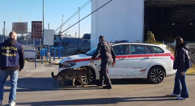 Droga nascosta nell'auto medica, sequestro al Porto di Palermo