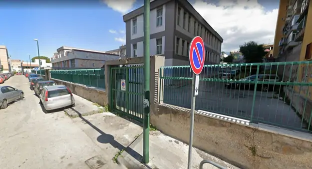 Torre Annunziata - IV Circolo didattico: interdetto l'ingresso agli alunni da via Vittorio Veneto