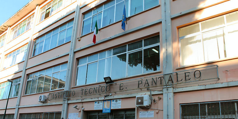 Torre del Greco - Al "Pantaleo" lezioni di legalità con il membro CSM Antonio D'Amato