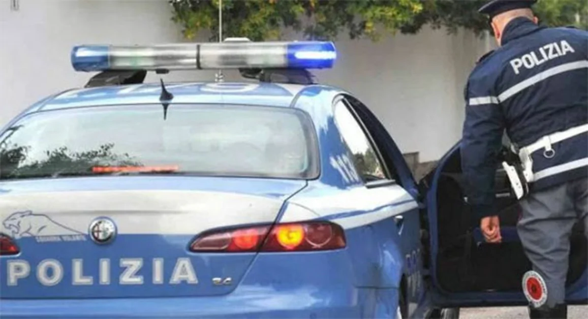 Napoli - Tenta di rapinare coppia, arrestato dalla Polizia