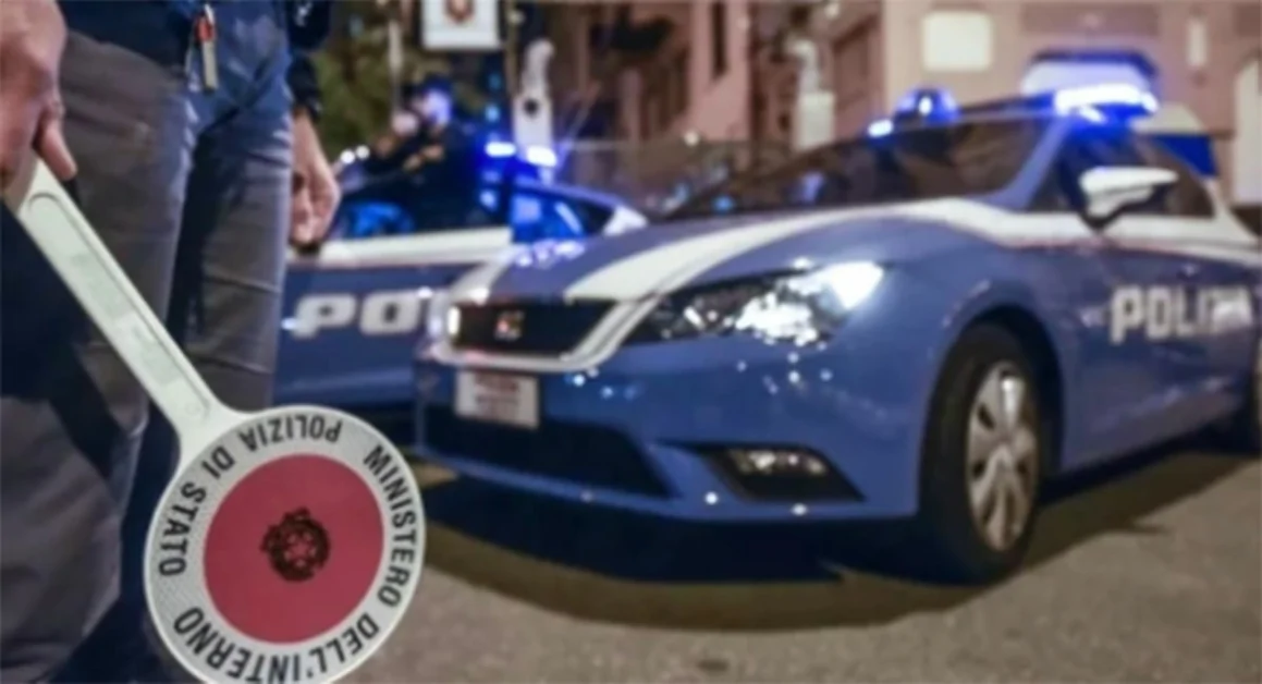 Napoli - Poliziotto investito da scooter, occupanti provano a fuggire