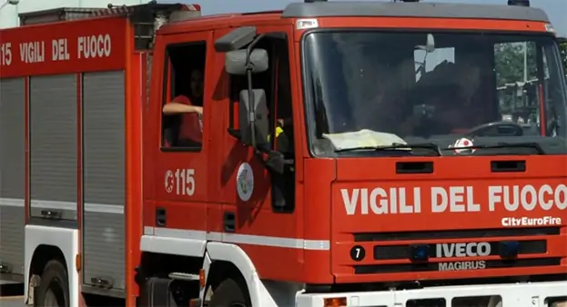 Incendio in un terreno, 73enne arrestato nel Napoletano