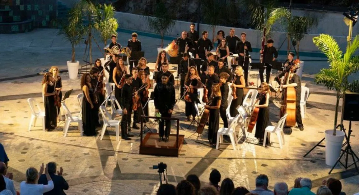 L'Orchestra Artemus e la musica pop, il concerto a Pompei