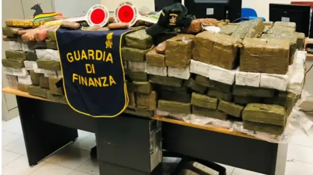 Maxi sequestro di droga al porto di Civitavecchia, un arresto