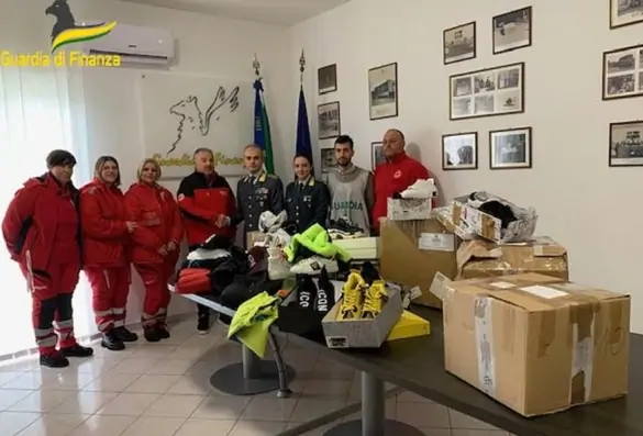 GdF di Salerno, donazione alla Croce Rossa