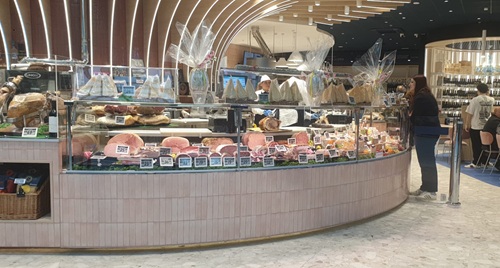 Al Maximall Pompeii apre Sapori&Dintorni Conad, dell'imprenditore di Torre Annunziata Giovanni Maia